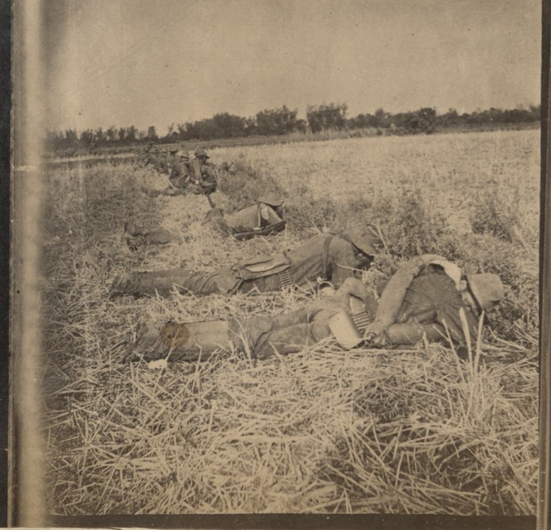 [Untitled – Soldiers under fire].