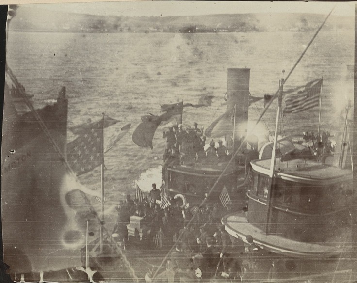 [Untitled – Tugoats with American flags attend an army transport – San Francisco?].