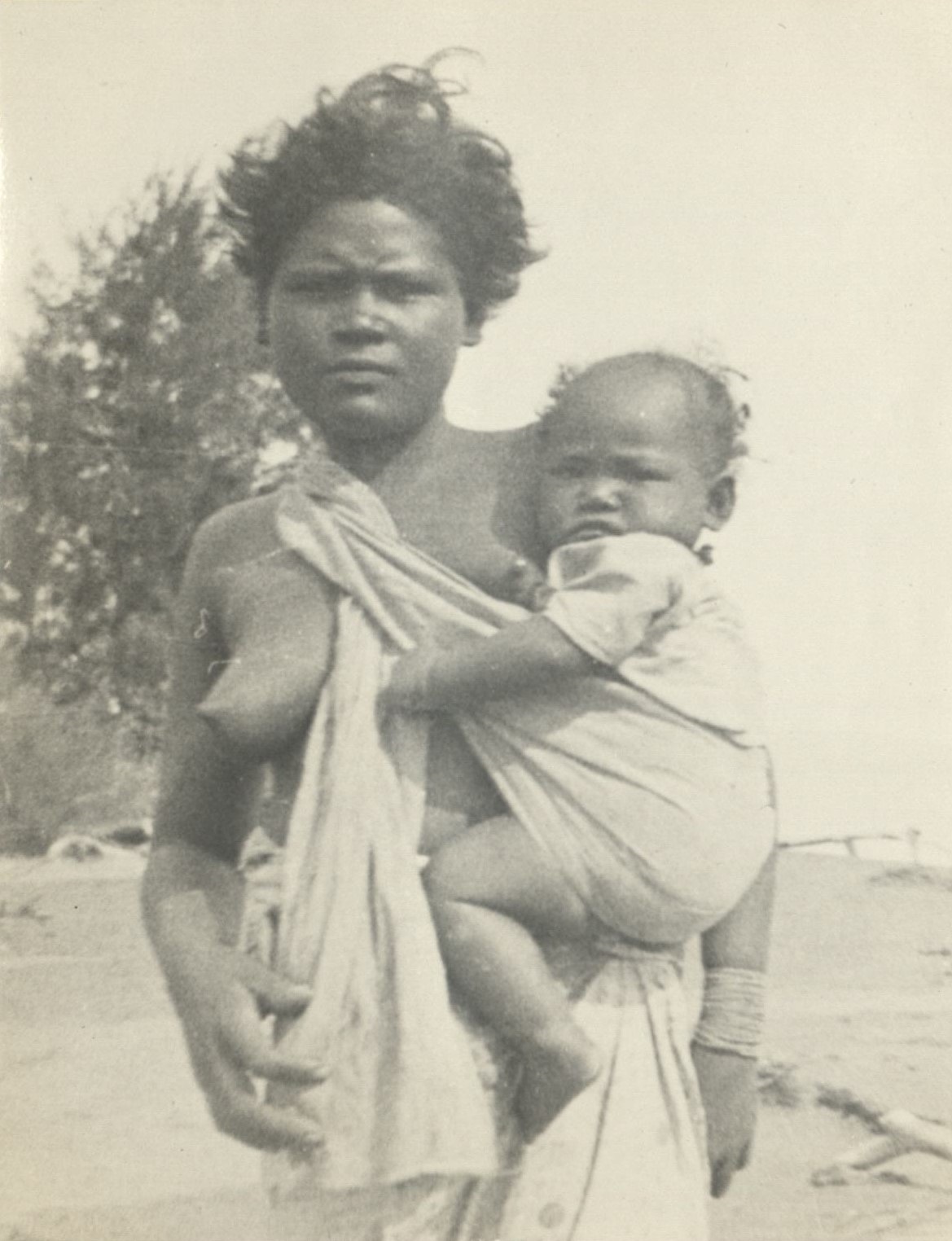 A Negrito [Aeta] woman and her child.
