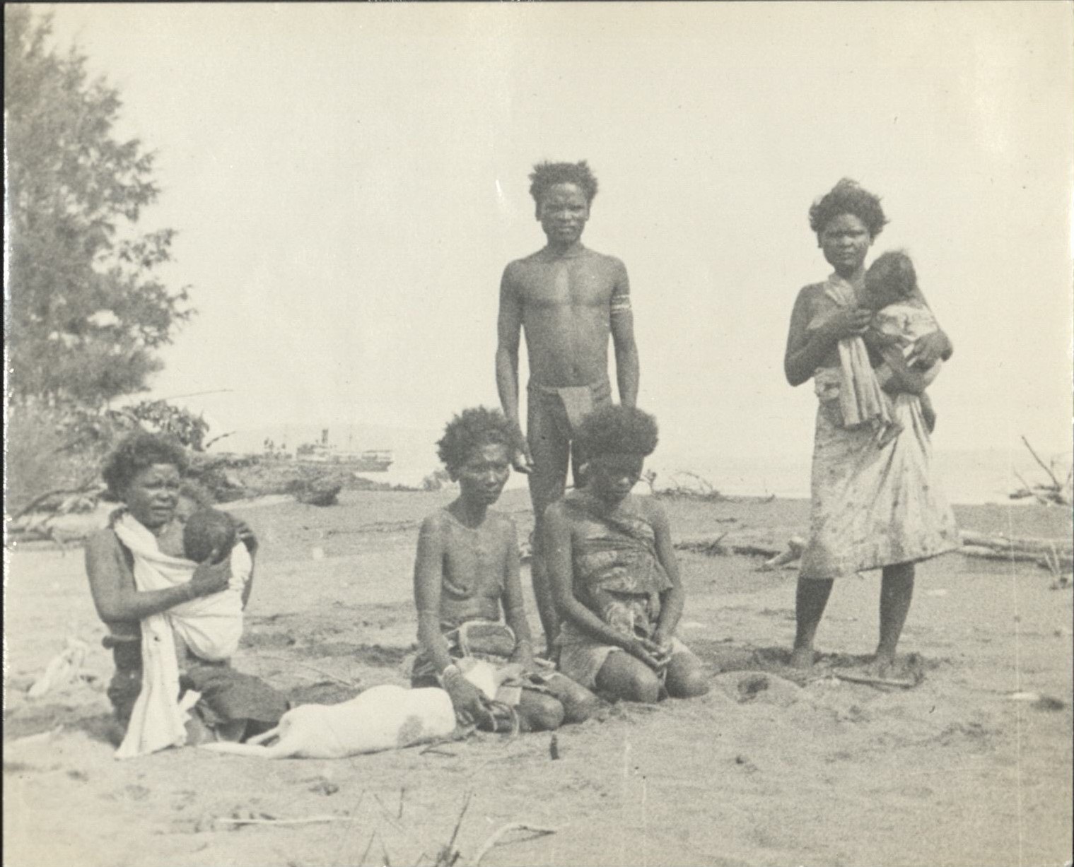 A Negrito [Aeta] family.