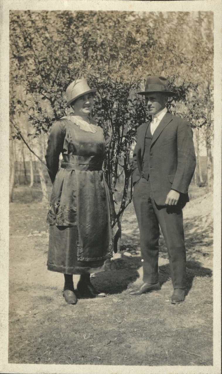 Western Nebraska, 1920 [Couple by a tree].