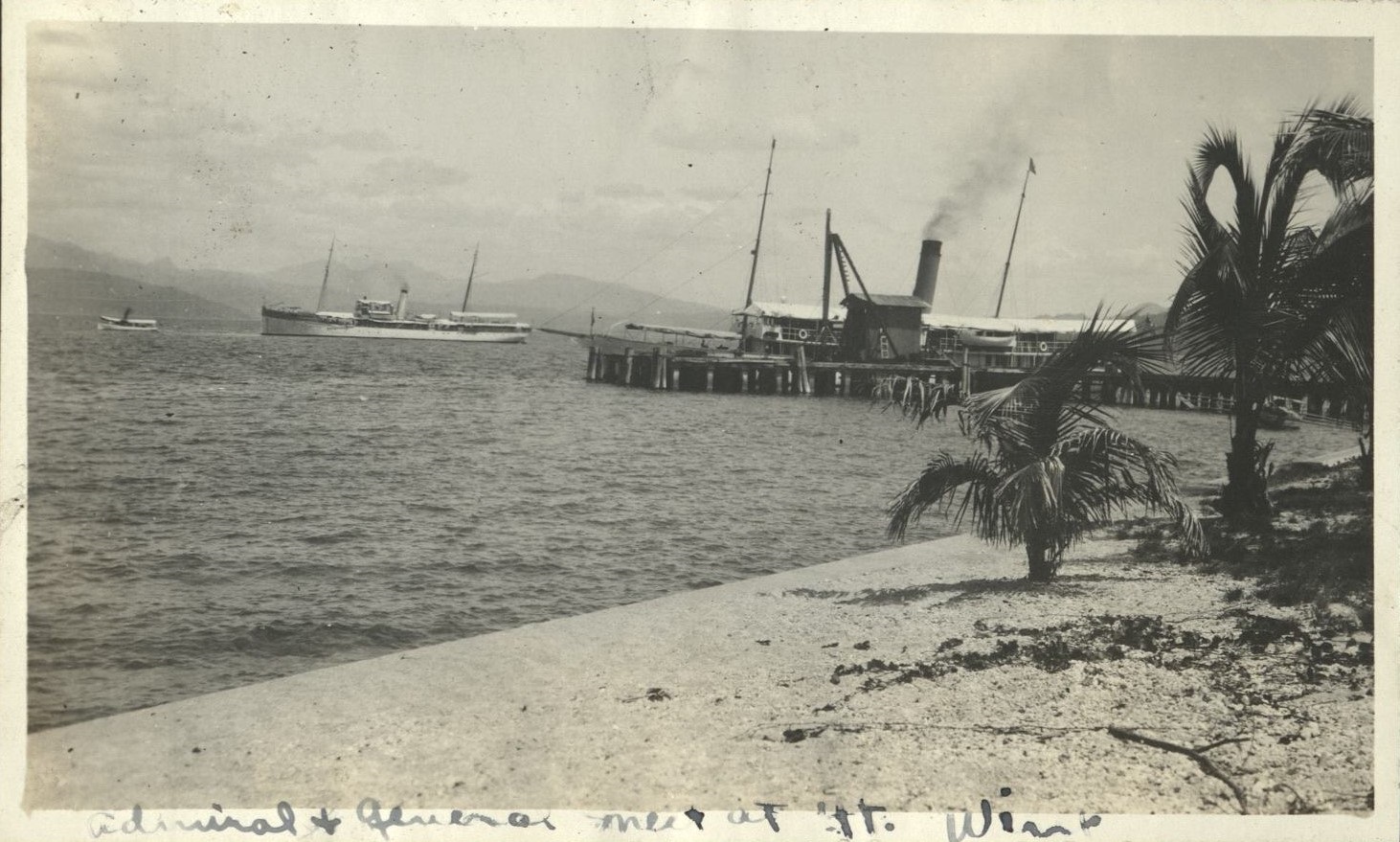 Admiral and General meet at Fort Wint.