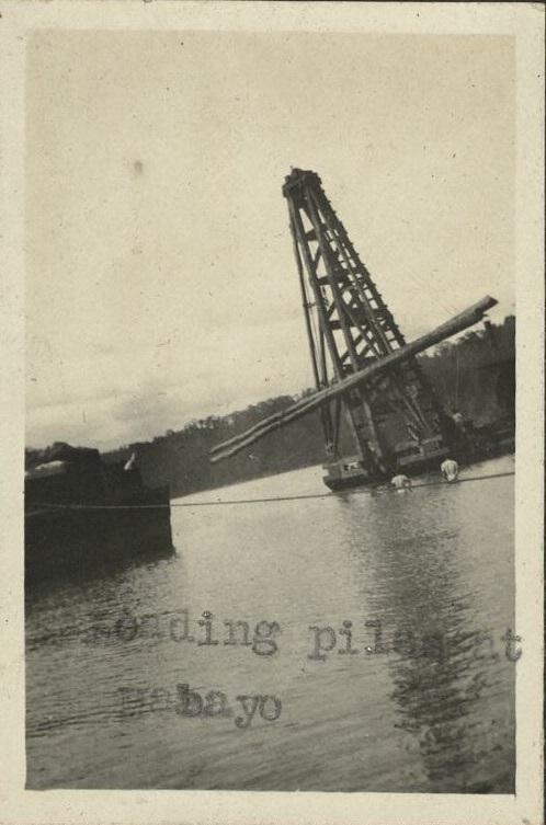 Loading piles at Mabayo.