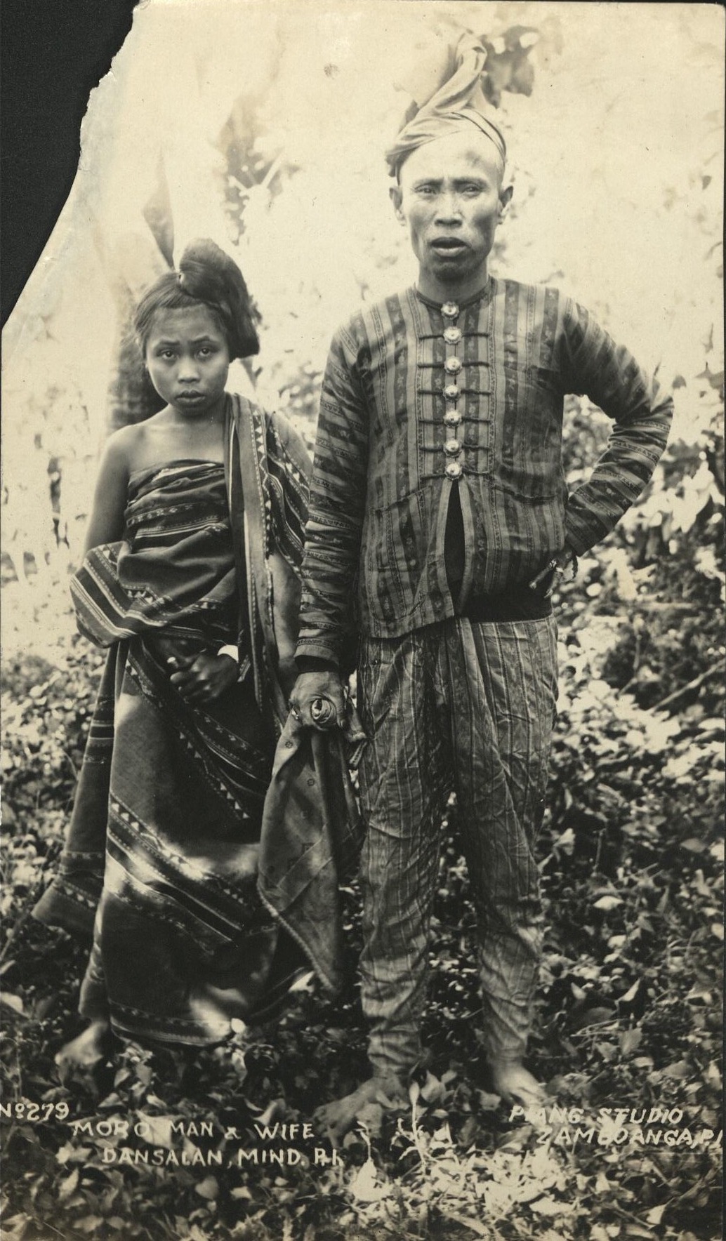 No. 279. Moro man & wife, Dansalan, Mind [Mindanao], P. I.