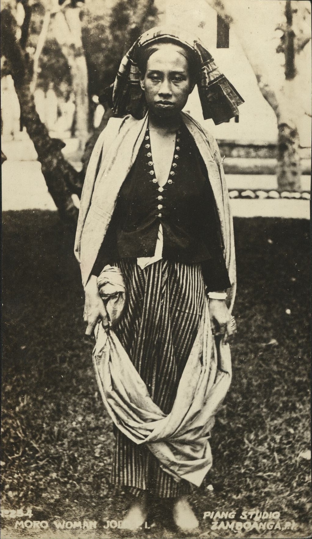Moro woman, Jolo, P. I.