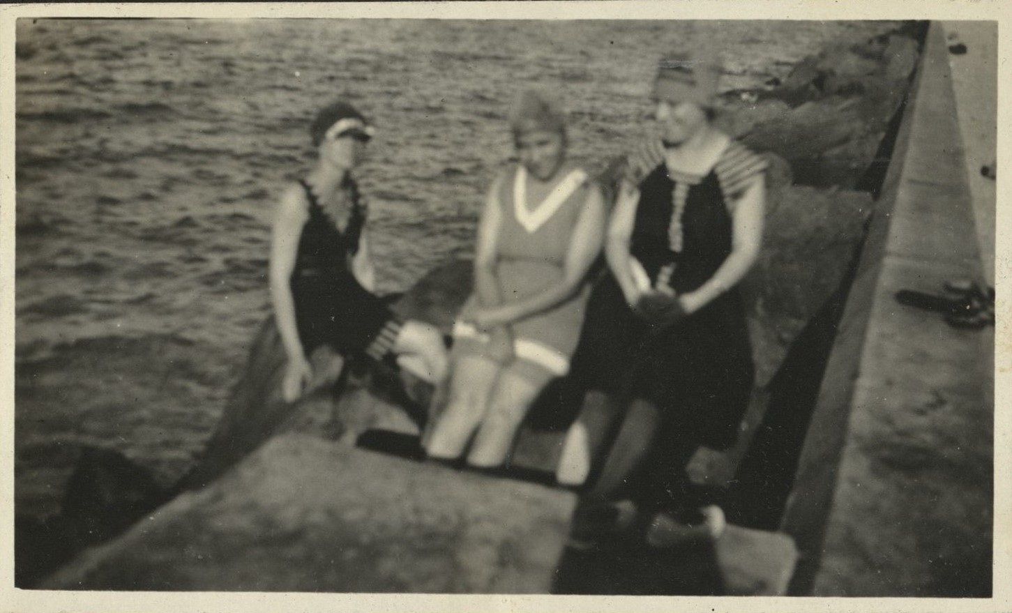 [Untitled – Three American women on the seawall, Fort Wint, Grande Island].