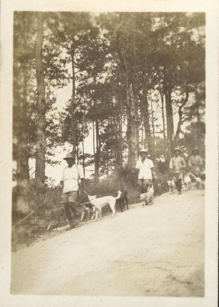 Baguio, the Philippine summer capital. Igorots hunting.
