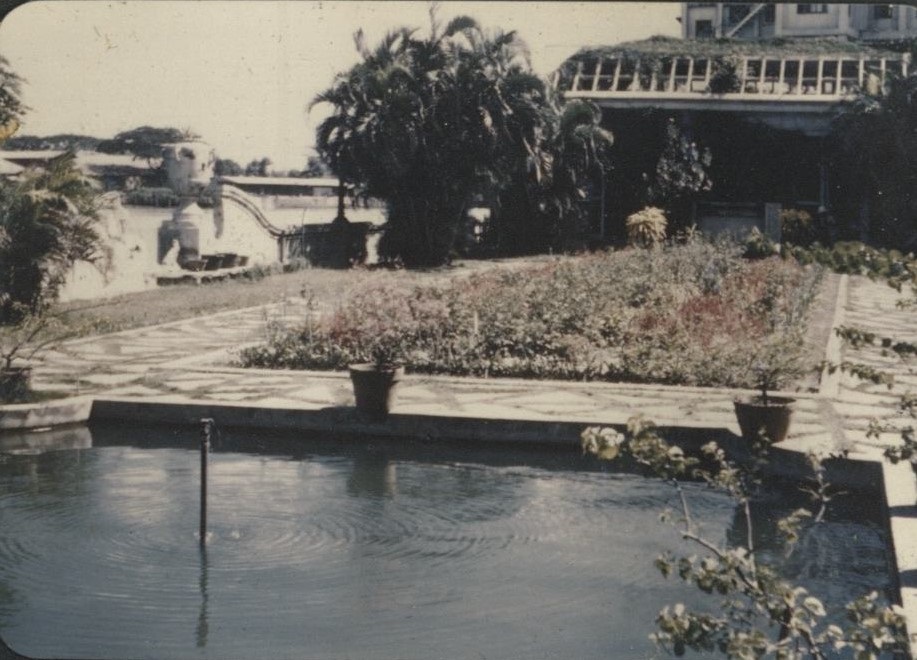 [Untitled – Pond and gardens, Manila. Mehan Gardens?].