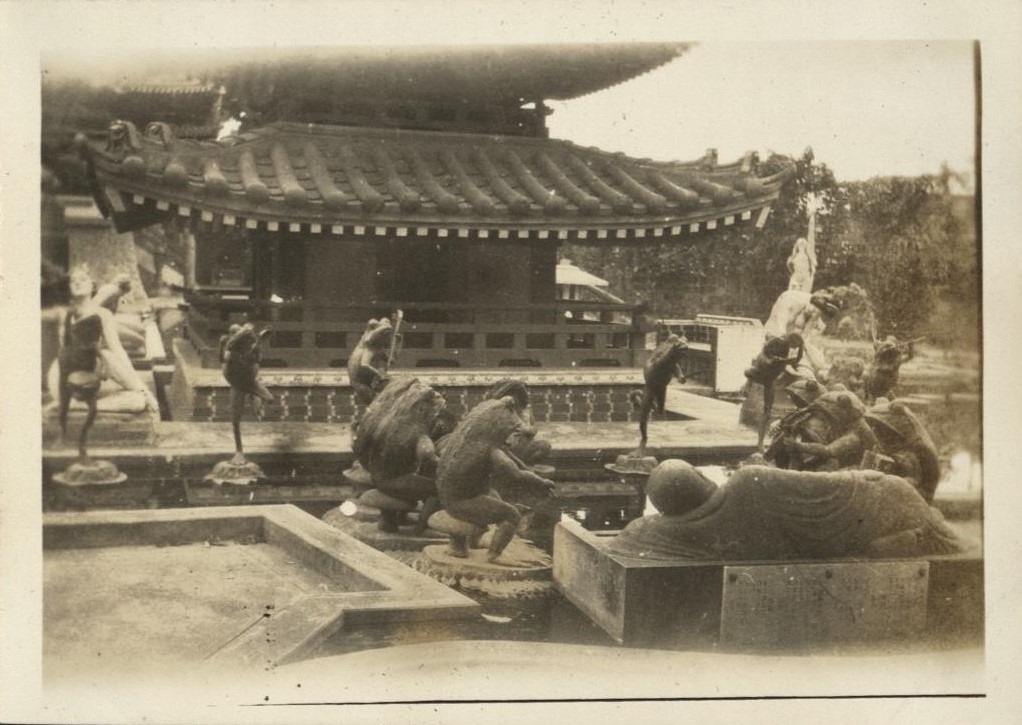 Estate of [Jose M. Ocampo in Quiapo – pagoda and frog sculptures].