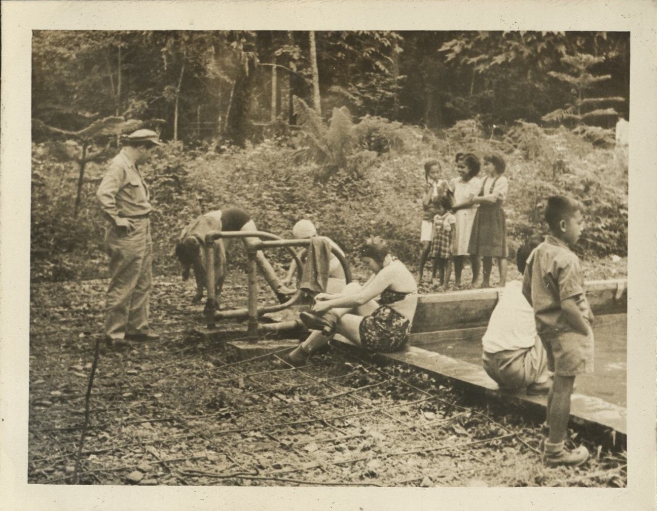 [Untitled – Hot spring or pool, Laguna province?].