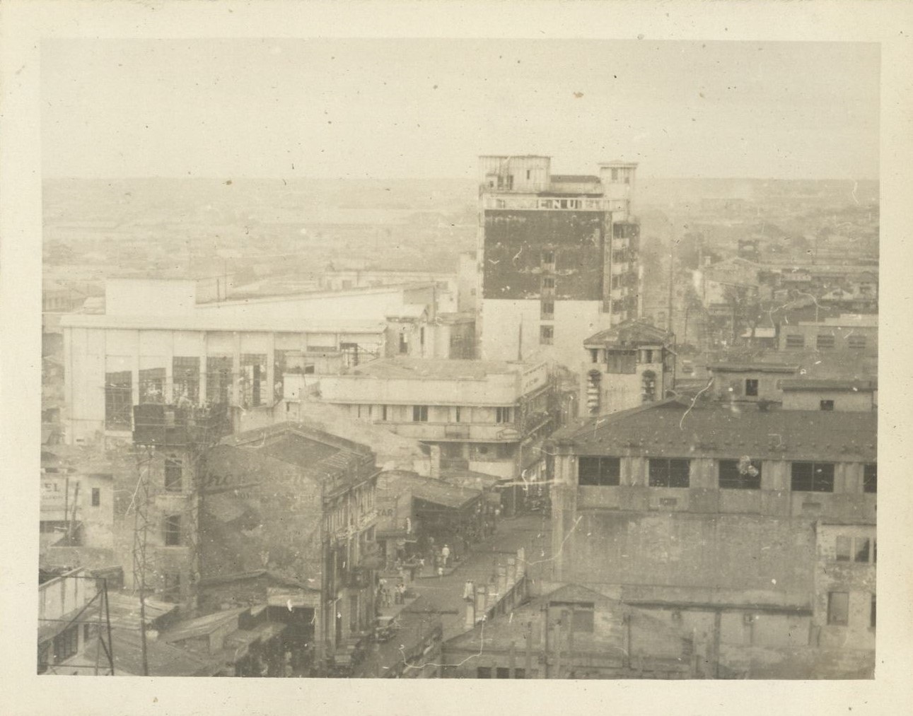 [Untitled – War damaged buildings, Manila?].