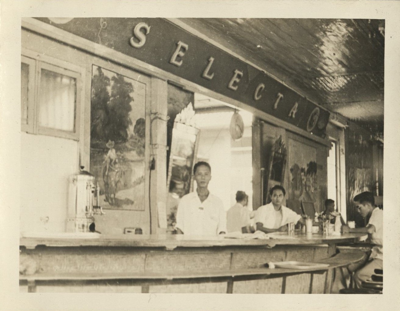 [Untitled – Selecta ice cream parlor].