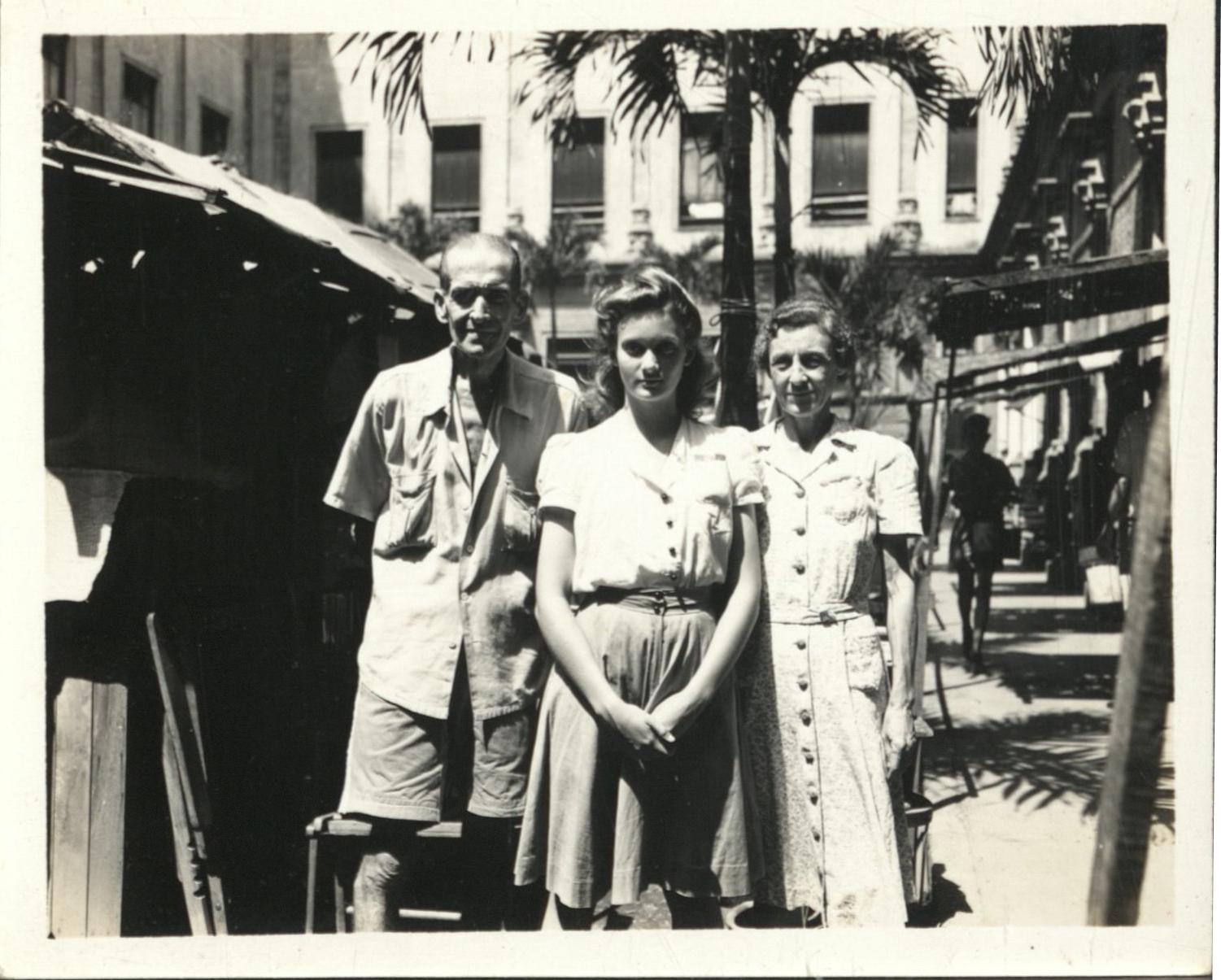 [Untitled – Internee family at liberation, Santo Tomas Internment Camp, Manila].