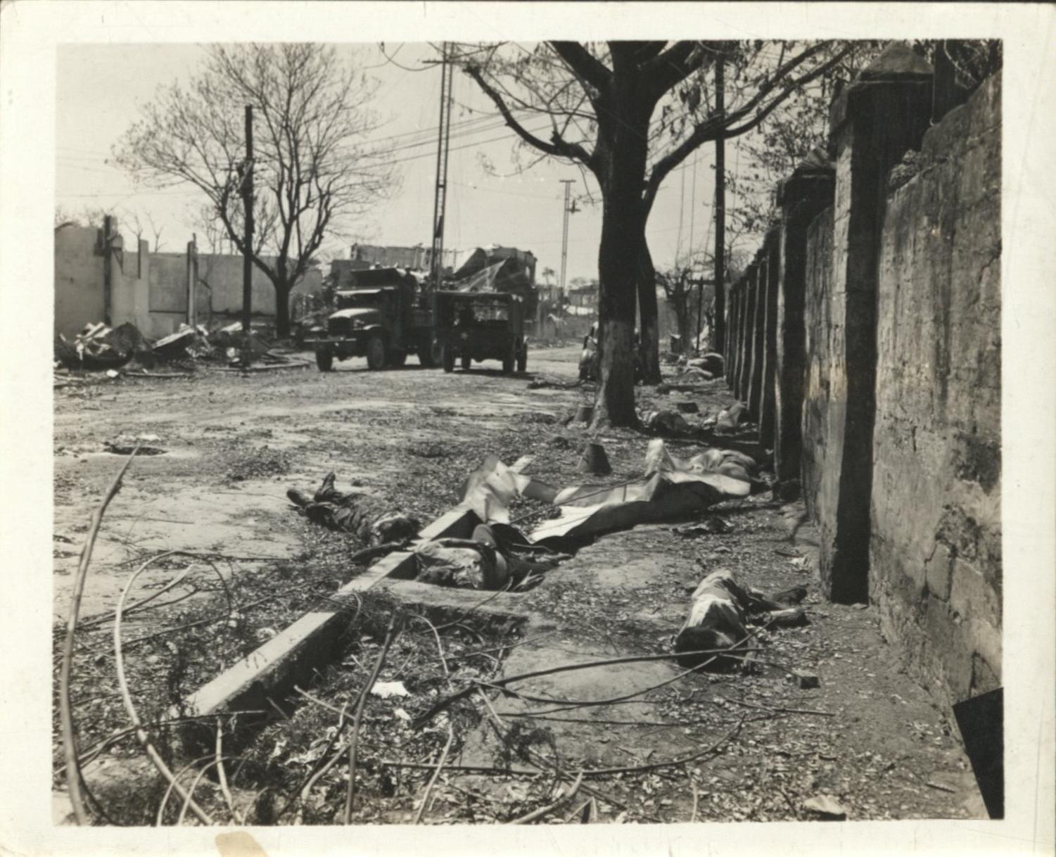 [Untitled – Destruction and dead bodies in Manila during liberation, February 1945].