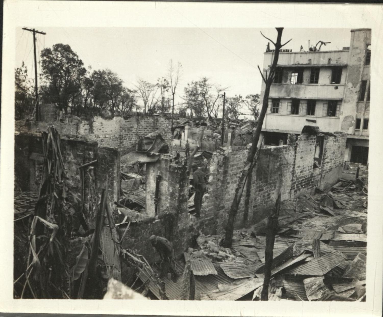 [Untitled – Destruction in Manila during liberation, February 1945].