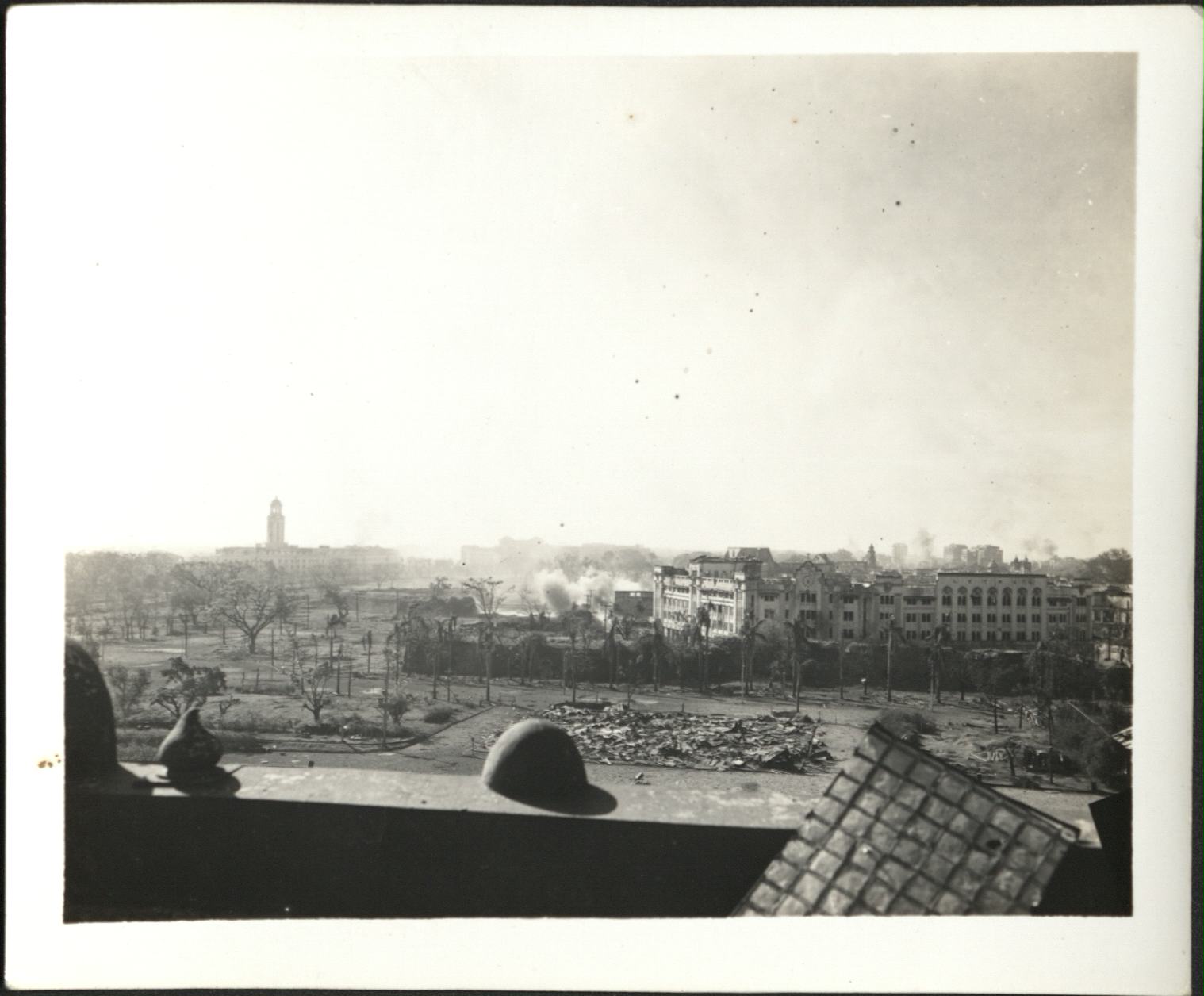 [Untitled – Urban warfare in Manila during liberation: The assualt on Intramuros, February 1945].