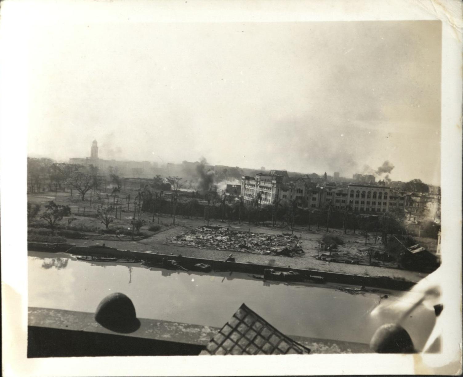 [Untitled – Urban warfare in Manila during liberation: The assualt on Intramuros, February 1945].