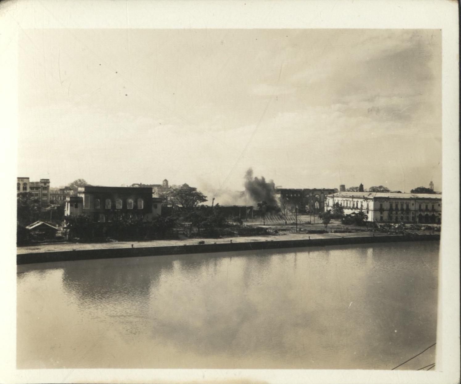 [Untitled – Urban warfare in Manila during liberation: The assualt on Intramuros, February 1945].