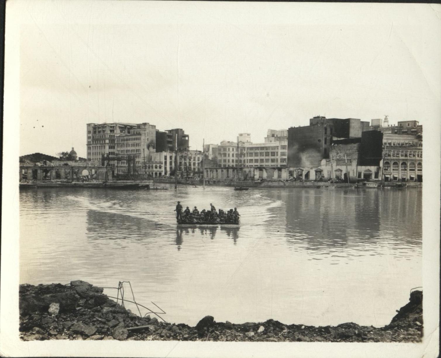 [Untitled – Urban warfare in Manila during liberation: The assualt on Intramuros, February 1945].