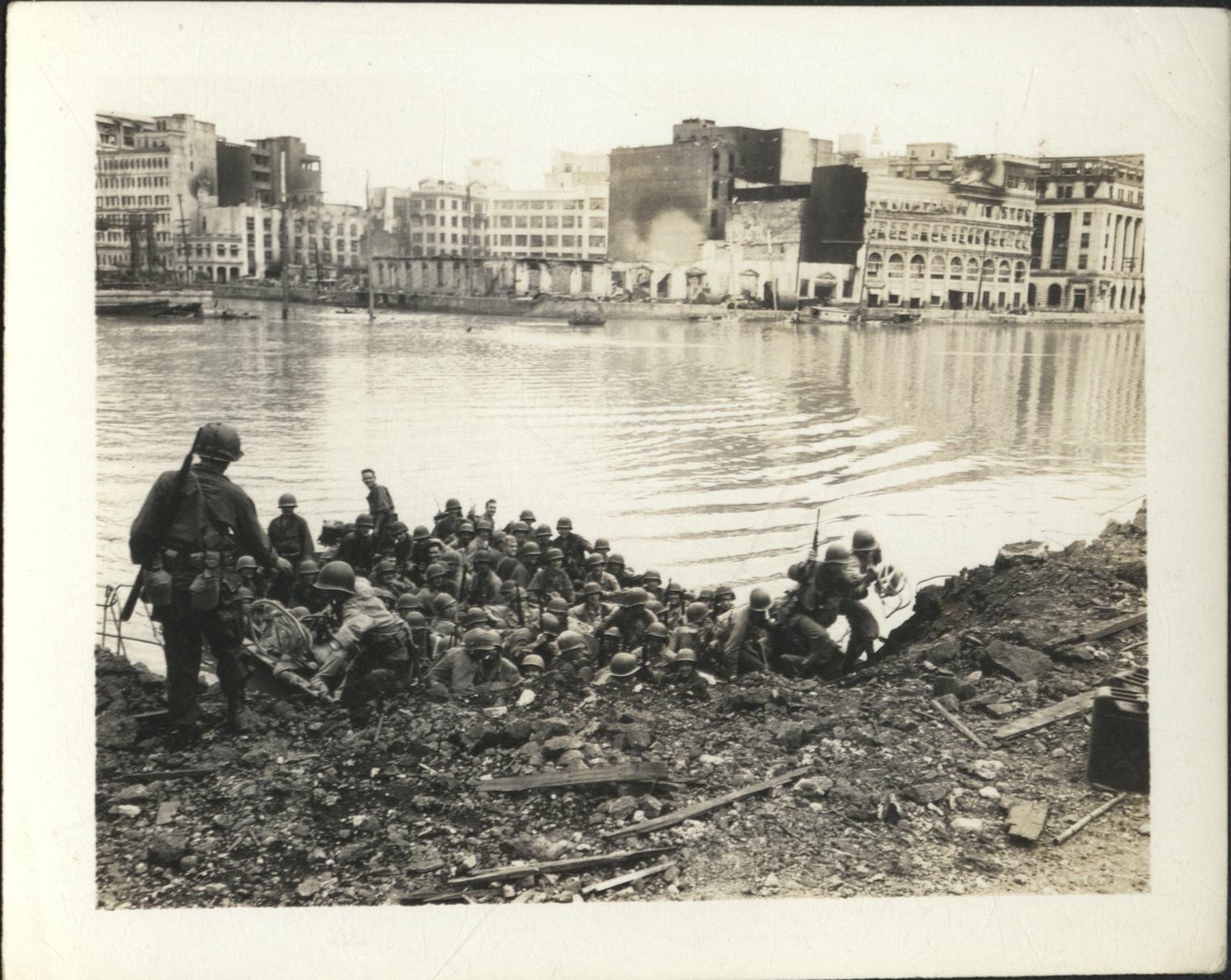 [Untitled – Urban warfare in Manila during liberation: The assualt on Intramuros, February 1945].