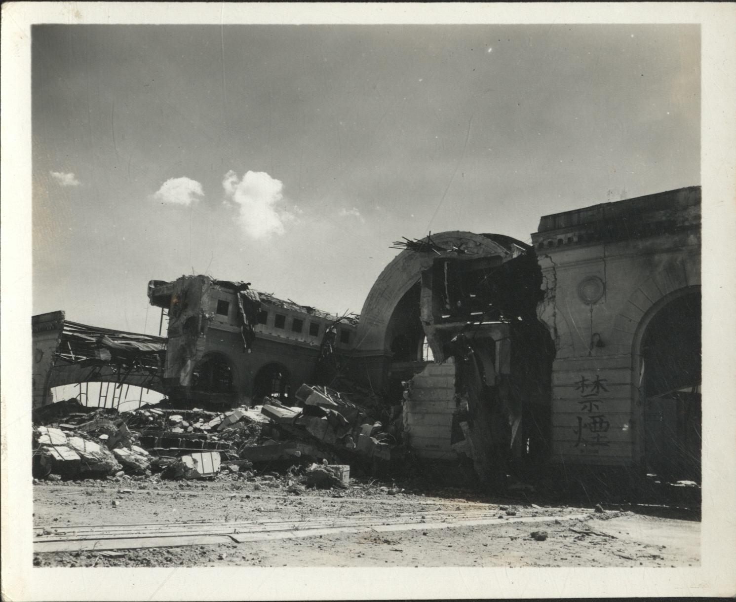 [Untitled – Destruction of Manila during liberation: Damage to Pier 7, Port District, February 1945].