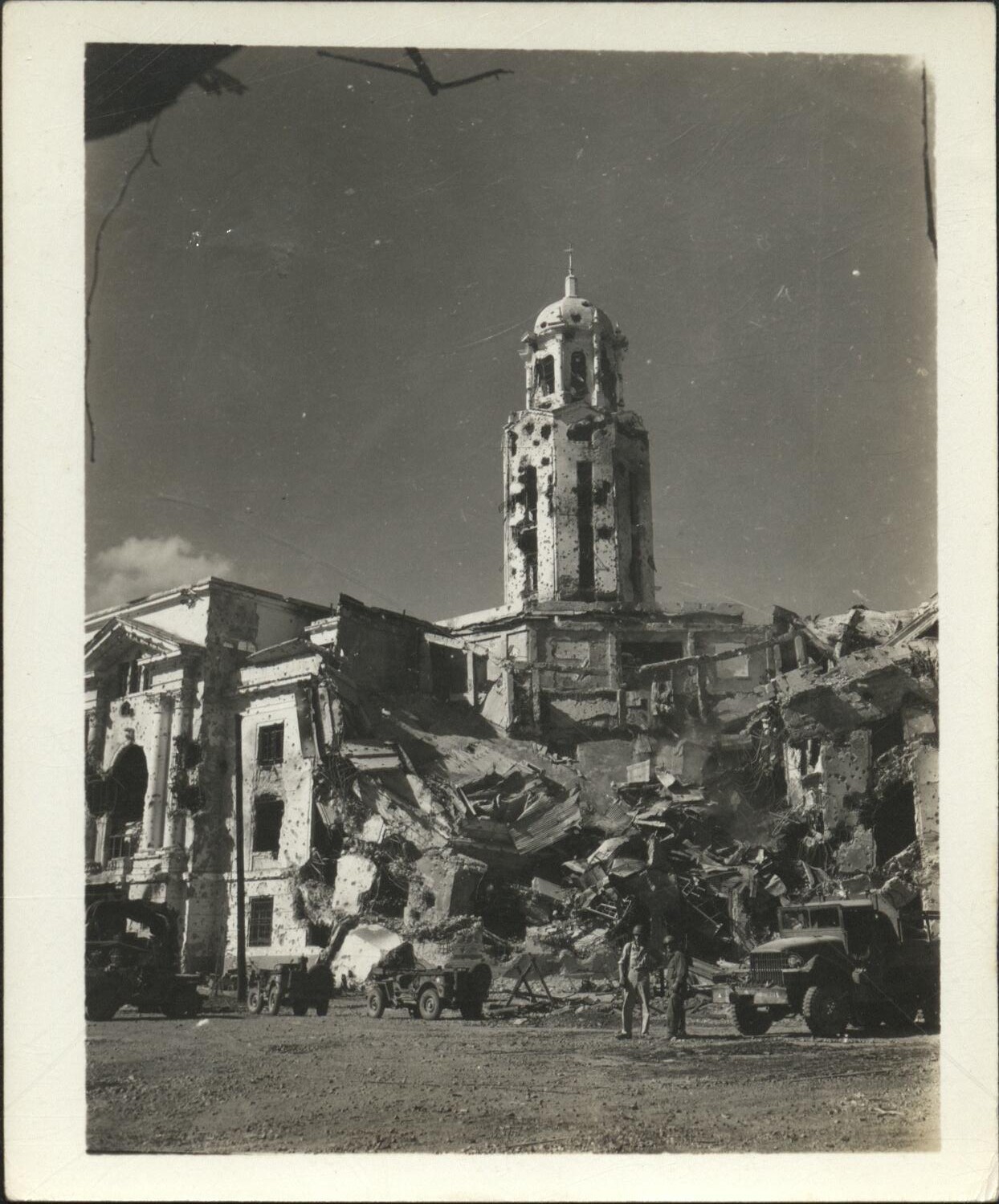 [Untitled – Destruction of Manila during liberation: Damaged and collapsed City Hall, February 1945].