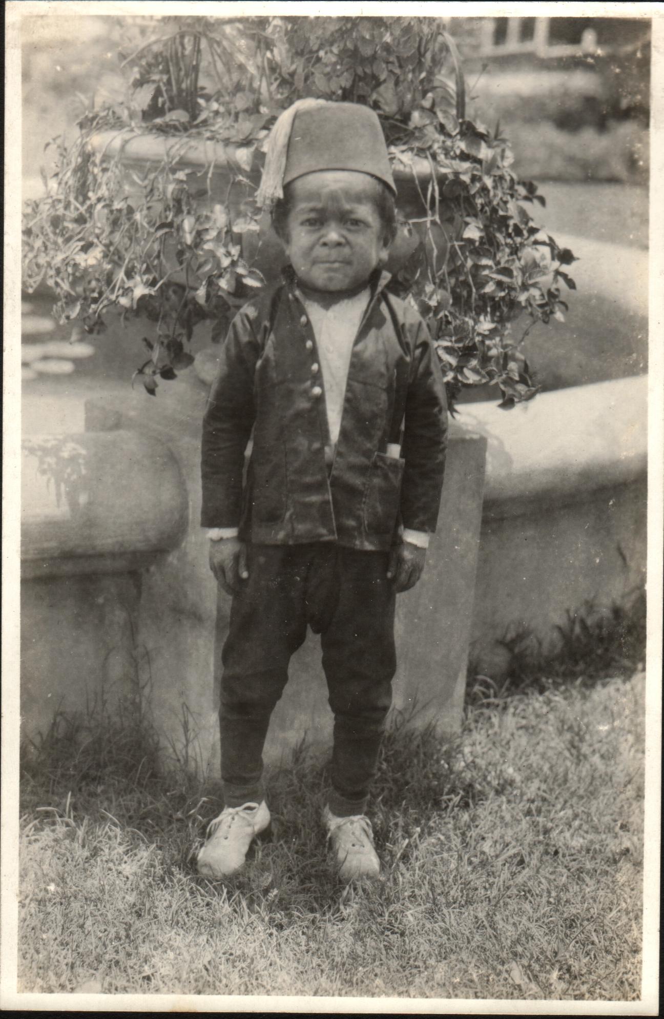 [Untitled – Muslim boy or man, Mindanao].