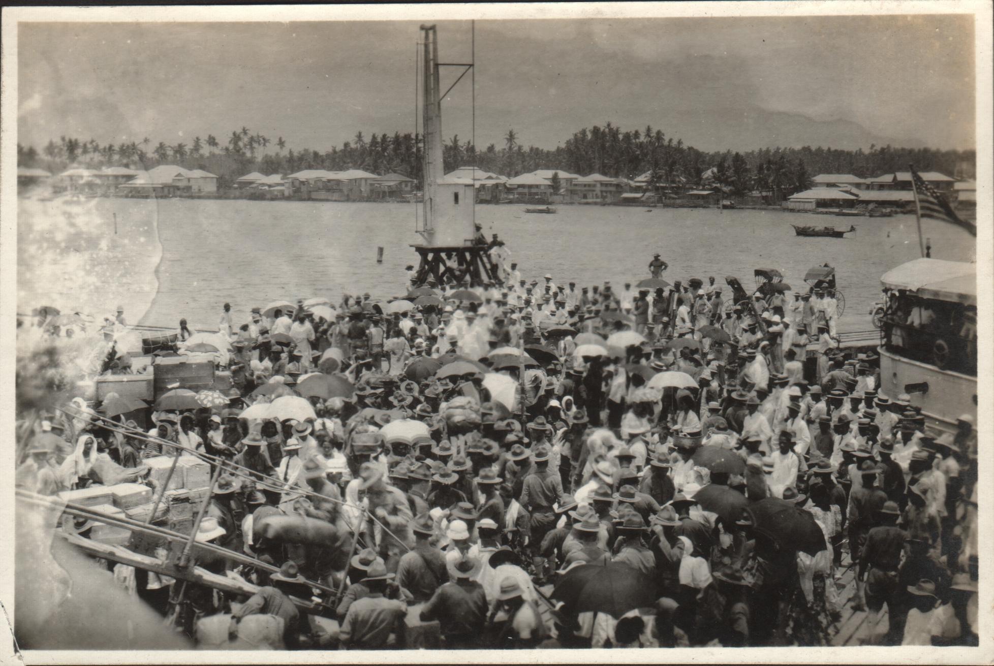 [Untitled – Crowd at a dock].