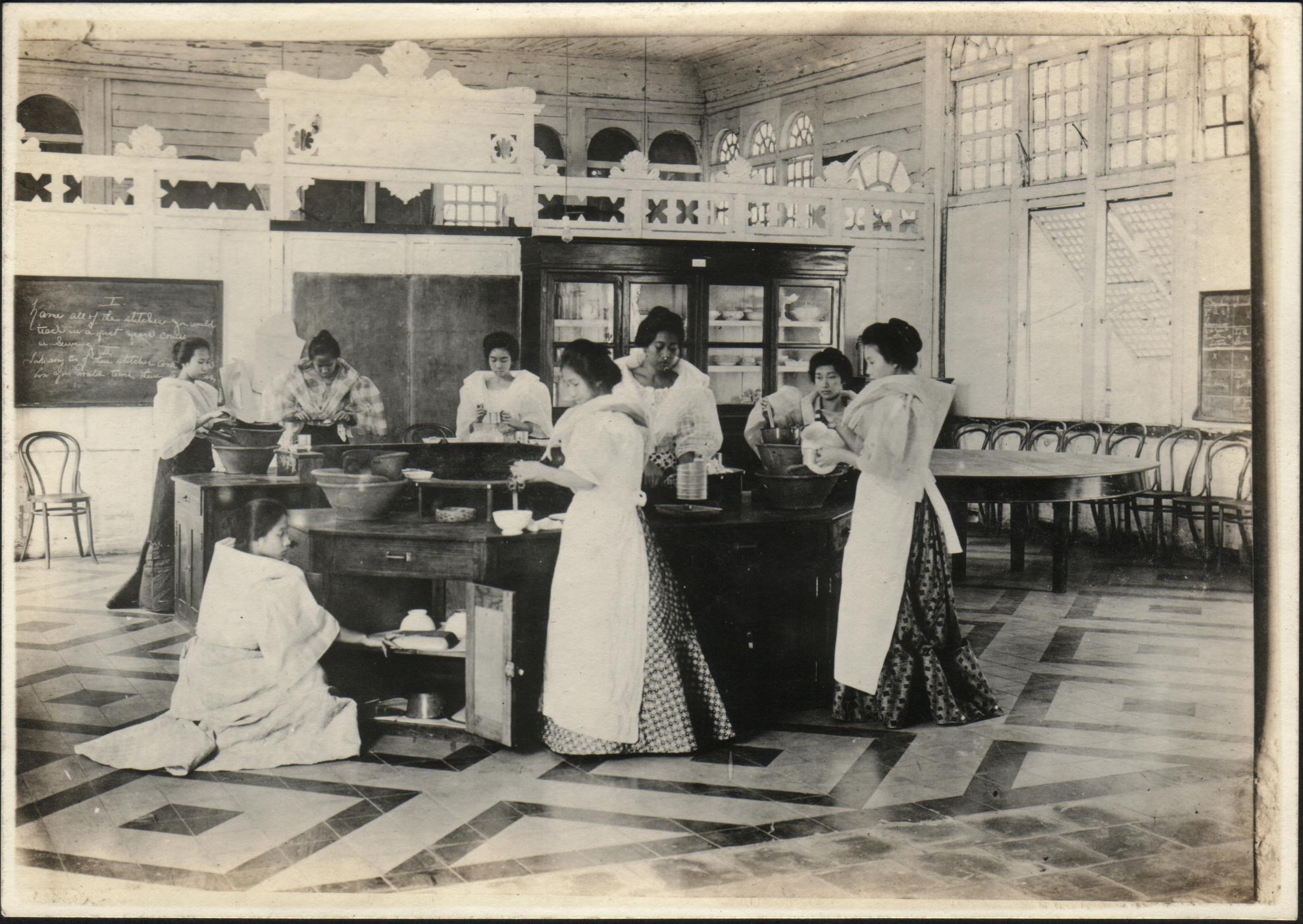 Domestic science class, Philippine Normal School.