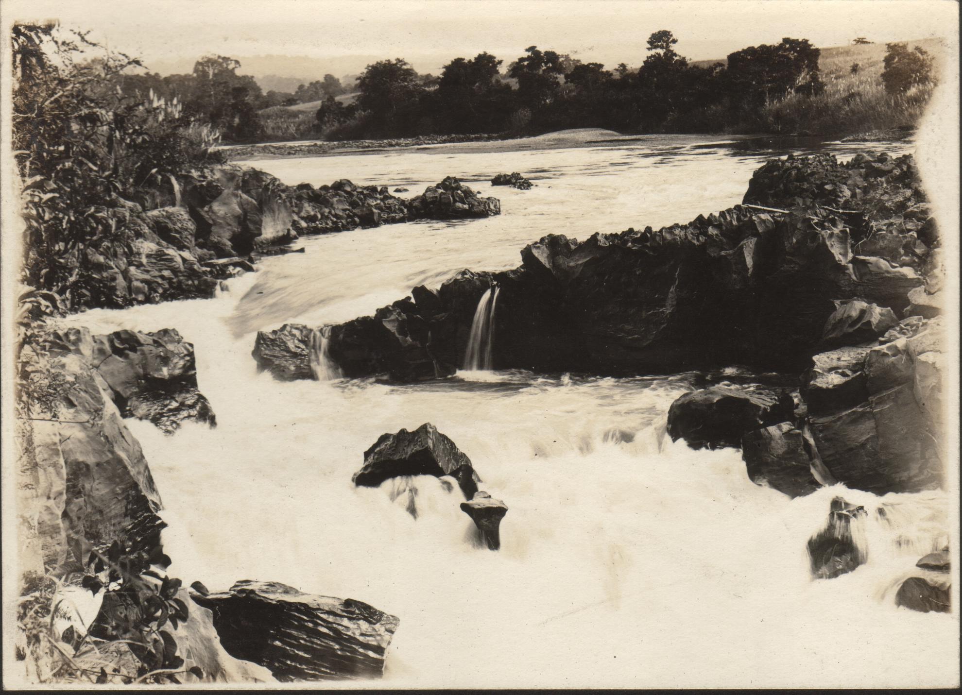 The waterfalls on the Pulango [Pulangi] River near Maramag [Bukidnon].