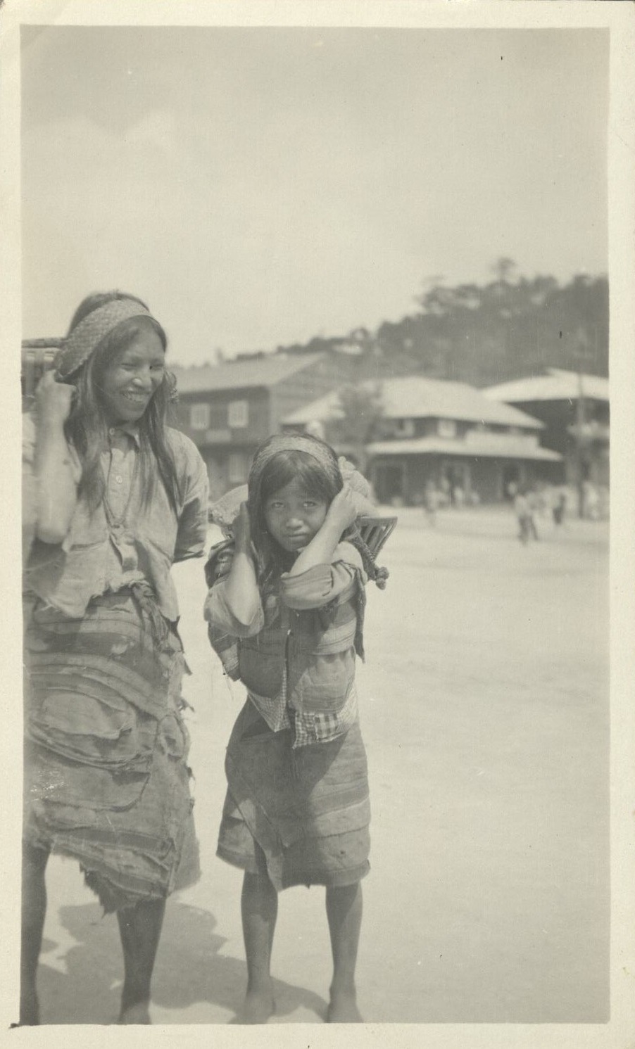 [Untitled – Two young Igorot women, Baguio?].
