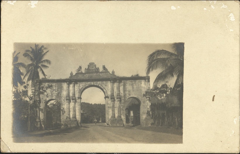 [Untitled ï¿½ Pagsanjan gate].
