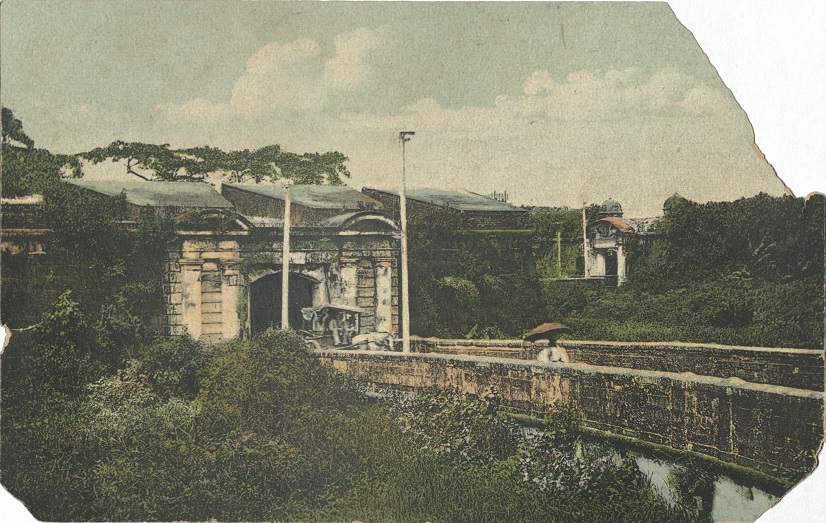 [Untitled ï¿½ Puerta Real, Manila].