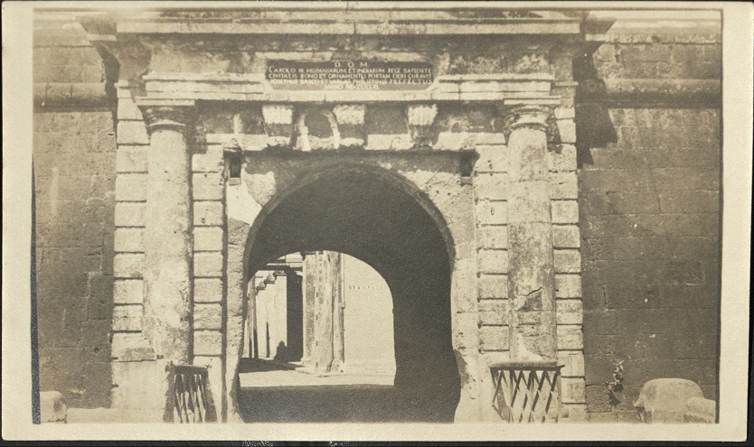 [Untitled ï¿½ “Puerta Real – Main Entrance to the Walled City, Manila”].