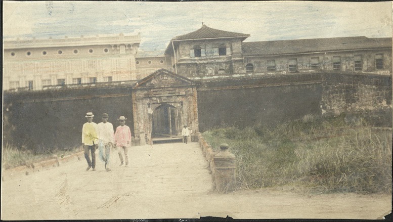 [Untitled ï¿½ Santa Lucia Gate, Intramuros].