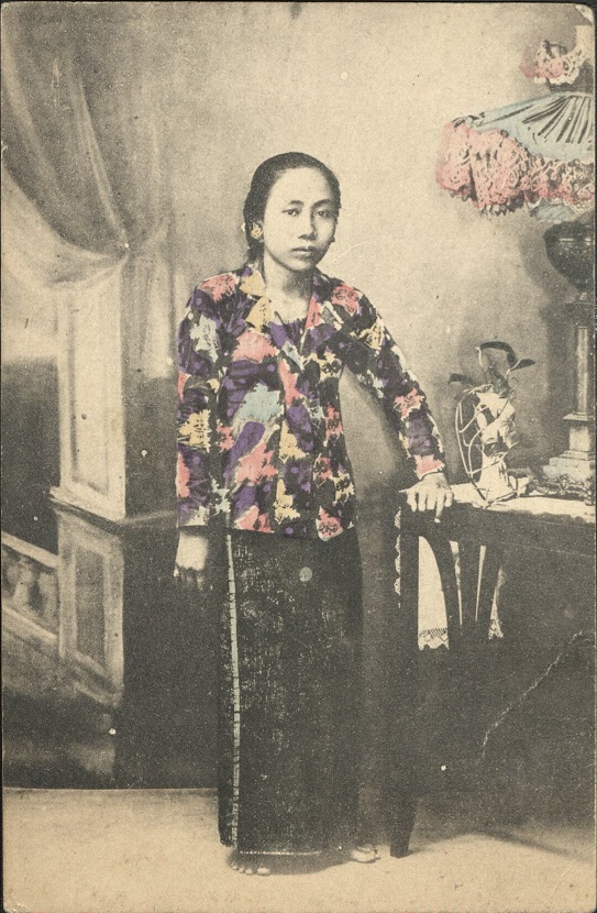 [Untitled ï¿½ Woman in parlor scene].