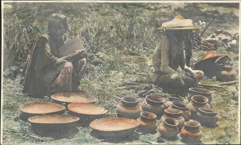 [Untitled ï¿½ Pottery vendors].