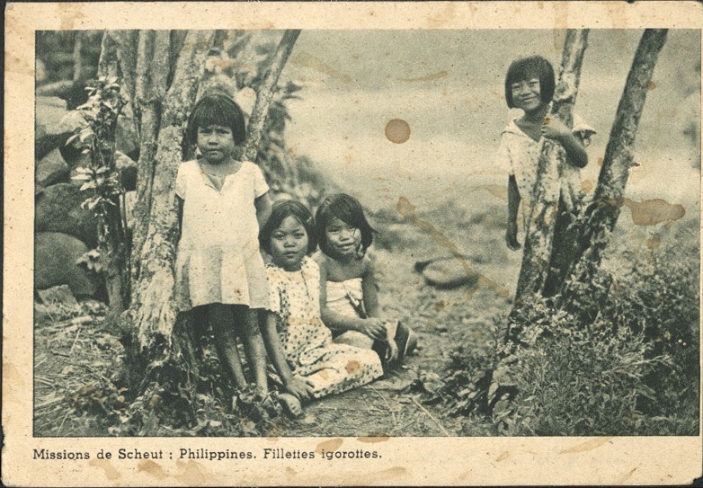 Philippines. Fillettes igorottes. [Igorot girls].