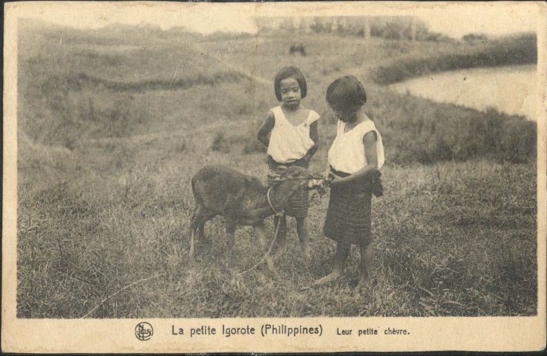 La petite Igorote (Philippines). Leur petite chevre. [The little Igorot. Their little goat].
