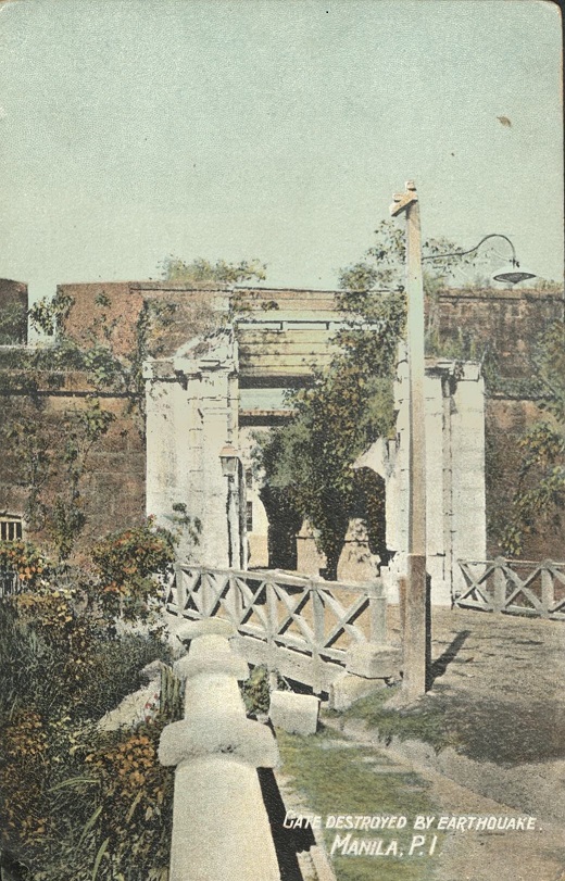 Gate destroyed by earthquake. Manila, P. I.