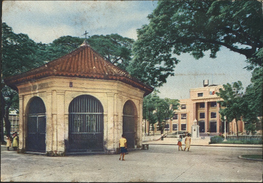 Magellanï¿½s Cross and Cebu City Hall, Philippines.